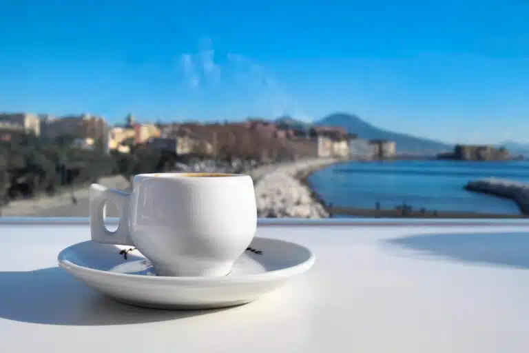 napoli caffe pagato sospeso tradizione