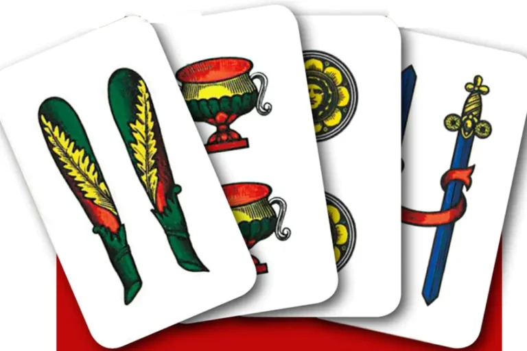 carte napoletane e il gioco della scopa della briscola e dei tarocchi