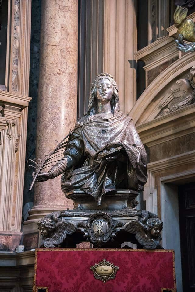 la statua dargento festa di santa lucia