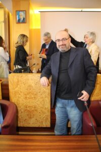 marco ilardi alla consegna del premio pulcinellamente a Maurizio de Giovanni
